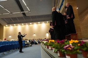 Chórem dyryguje Ireneus Radzik